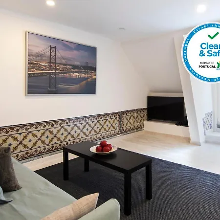 Apartment Traditional Duplex In Principe Real Lisbon