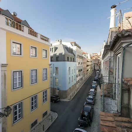 Traditional Duplex In Principe Real *