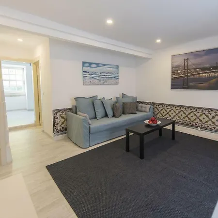 Traditional Duplex In Principe Real Apartment