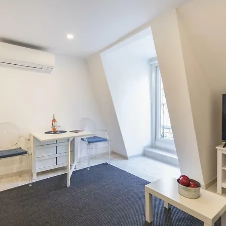 Traditional Duplex In Principe Real Apartment