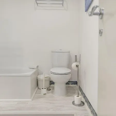 Traditional Duplex In Principe Real Lisbon