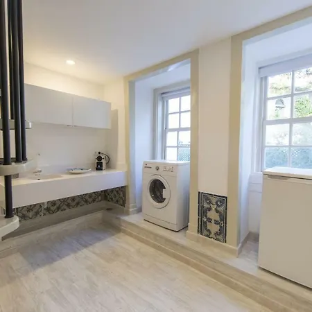 Traditional Duplex In Principe Real Apartment Lisbon