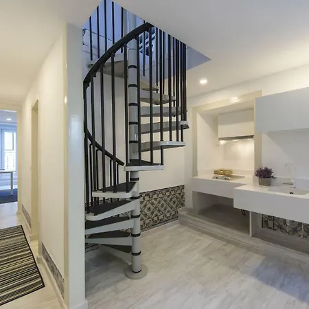 Apartment Traditional Duplex In Principe Real Lisbon