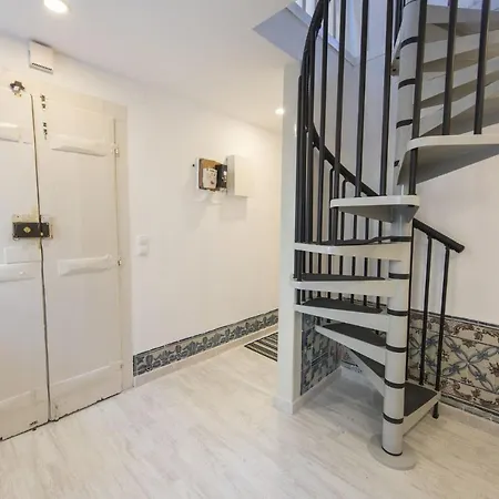 Traditional Duplex In Principe Real *