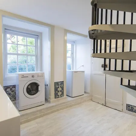 Traditional Duplex In Principe Real Apartment *